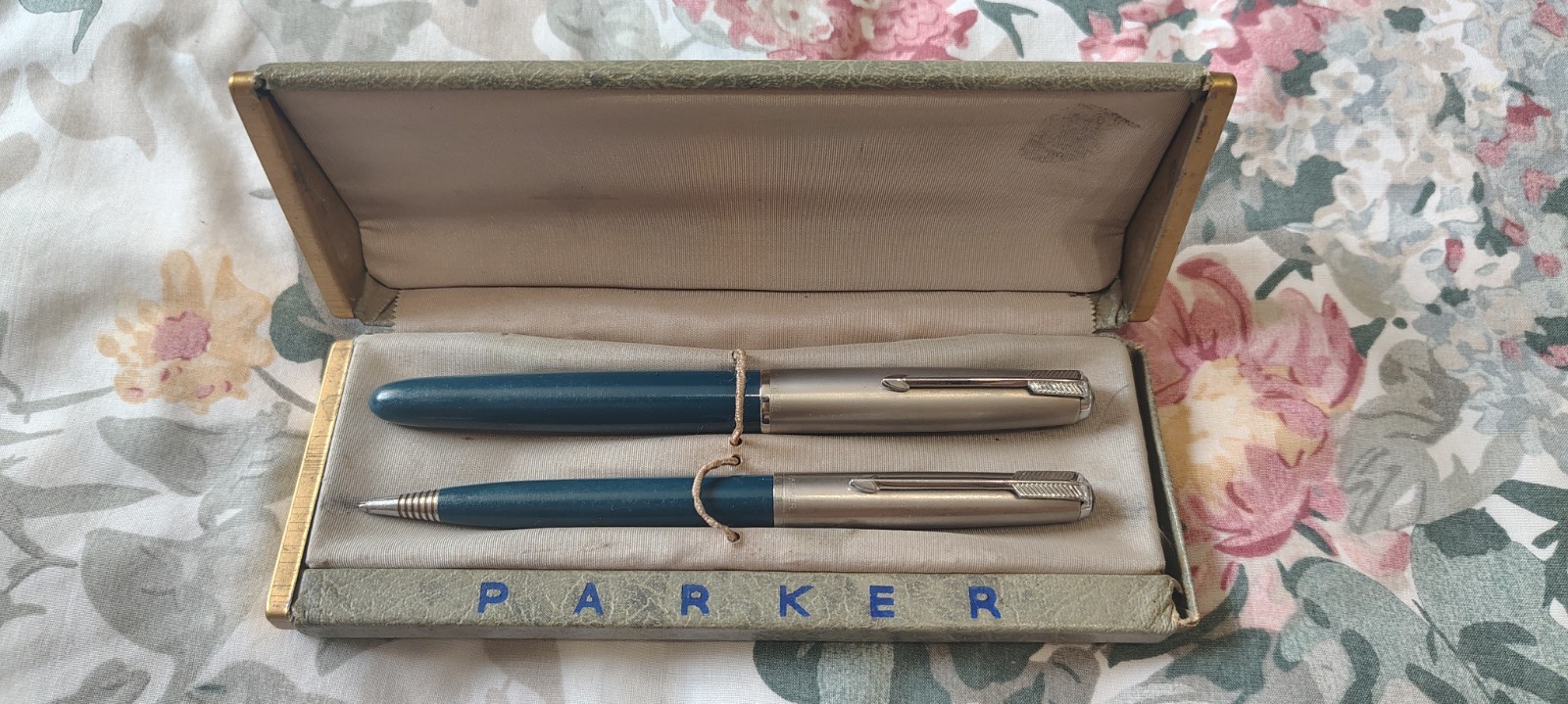 Parker 51 Chrome Cap, Blue Barrel Fountain Pen Extra Fine 14k Gold Nib, Pencil