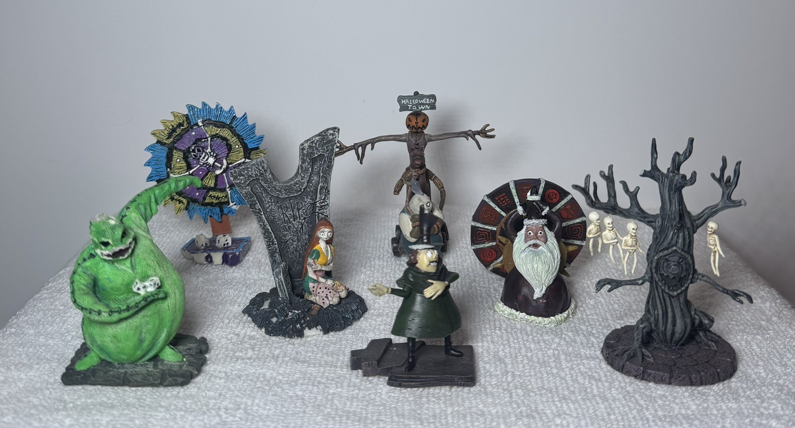 Hawthorne Halloween Village Accessories Selling As Is See Pictures