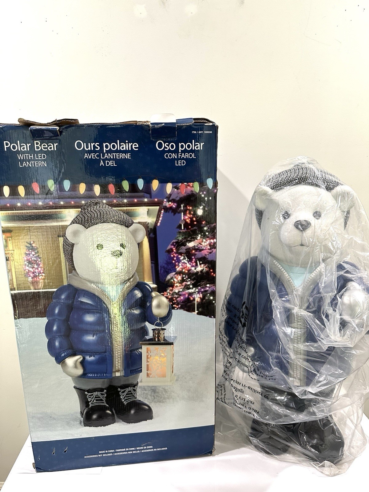 Costco 28″ Hooded Polar Bear Door Greeter Winter Christmas w/ LED Lamp & Box