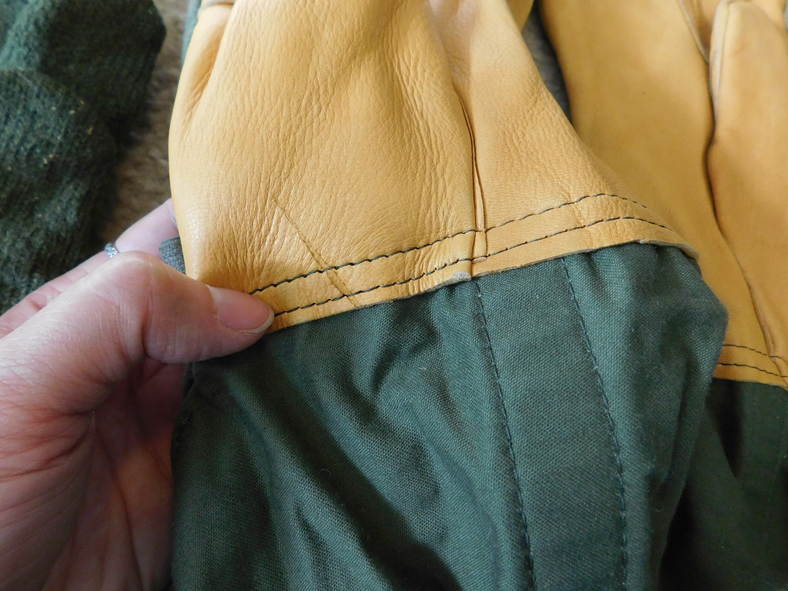 US MILITARY TRIGGER FINGER MITTEN SHELL W/ INSERT SIZE MEDIUM