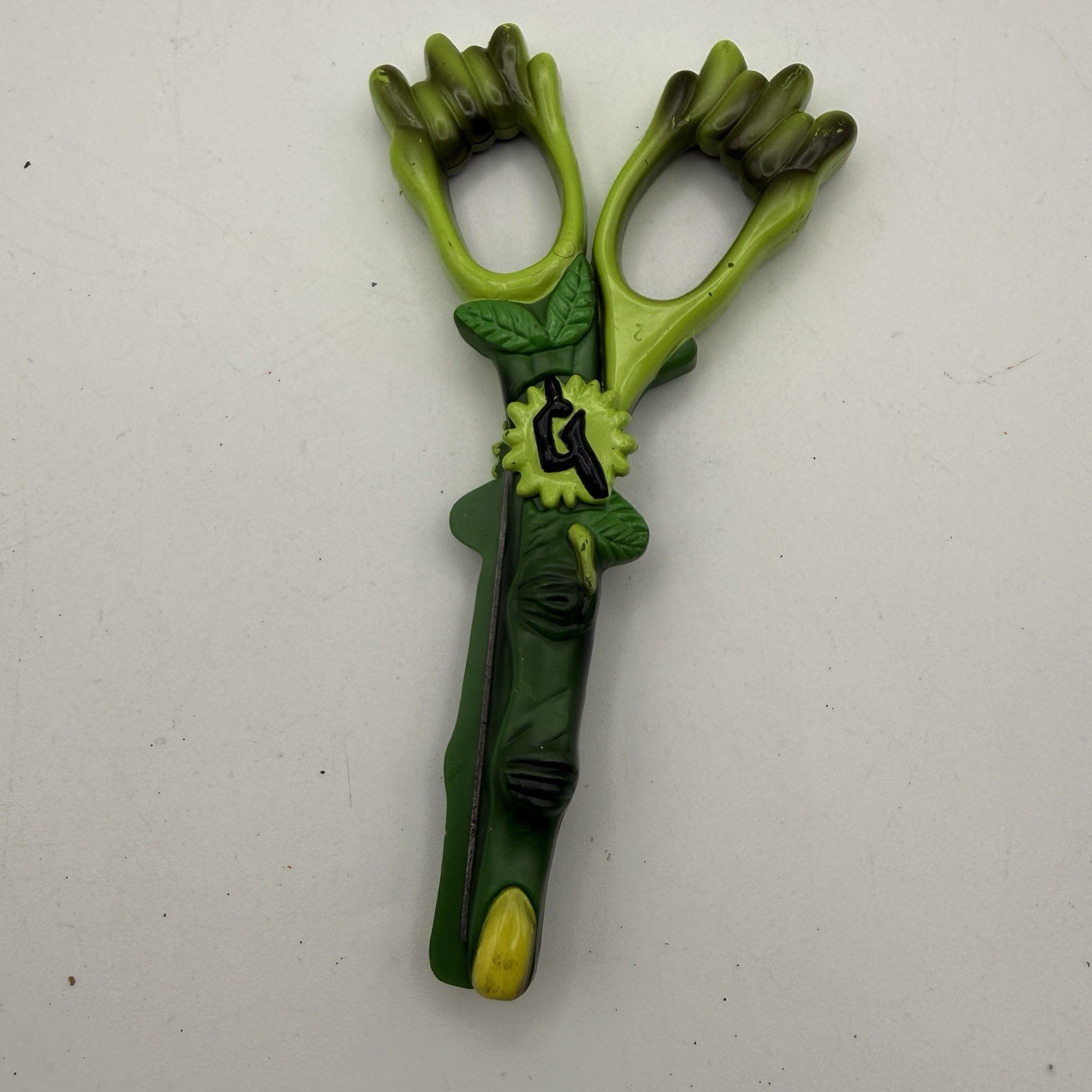 R.L. Stine Goosebumps Green Basement Twisted Scissors Retro Vintage