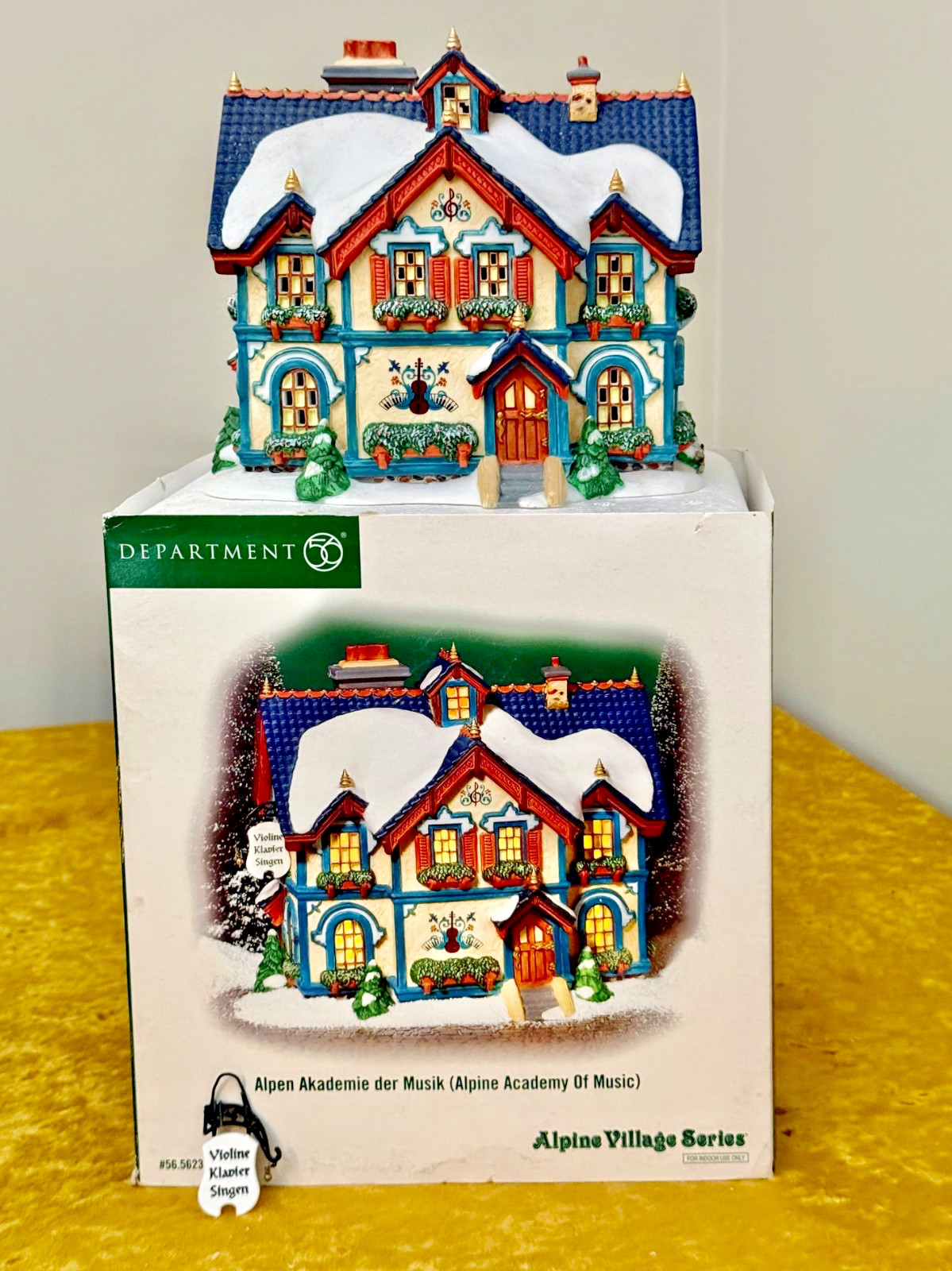Department 56 Alpine Village – Alpine Academy of Music, Sign Broke Off
