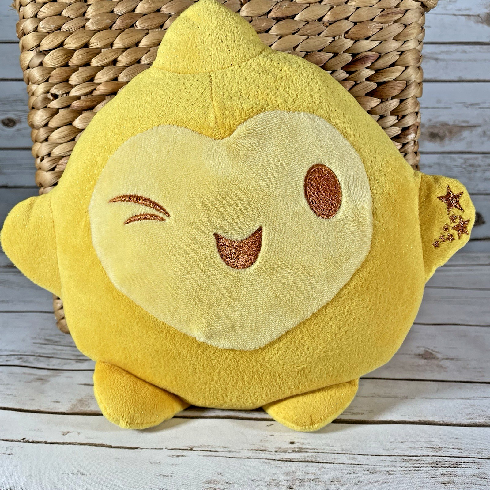 Disney Wish Hug & Wish Star Plush Yellow Light Up Movie Stuffed Animal Toy