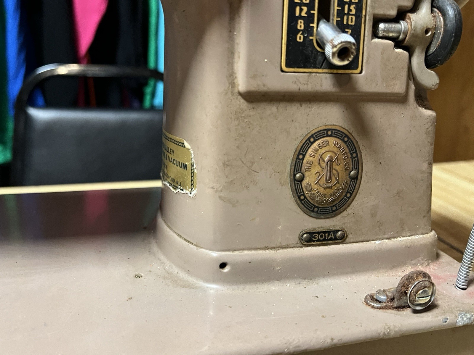 Singer 301A Sewing Machine Short Bed Tan/Cream Brown Mocha Used Untested