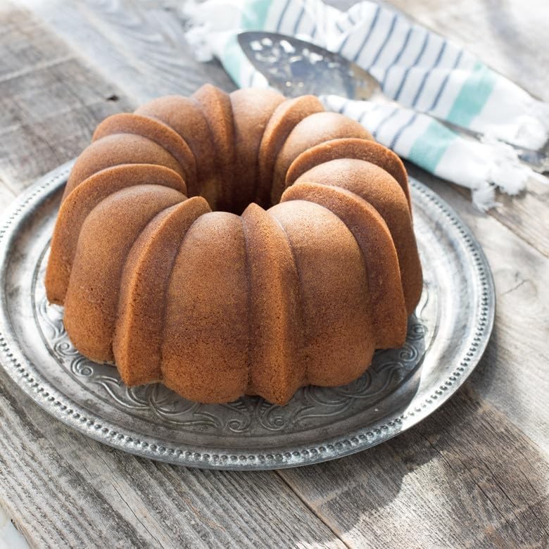 Bundt Pan, 12-Cup, Gray