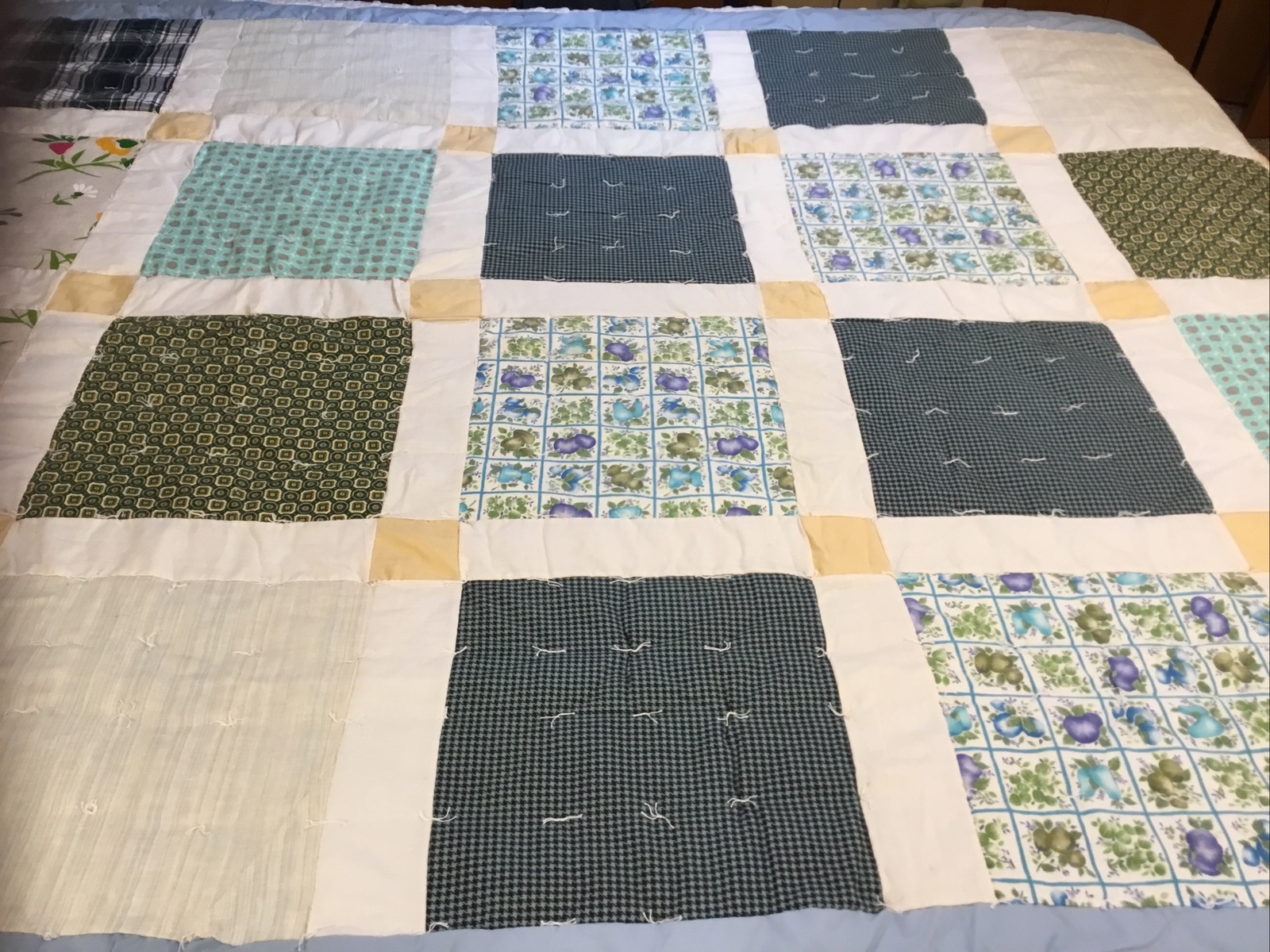 Handmade Patchwork Feed-sack Quilt 92×66 White blue multi colors sewed & tacked