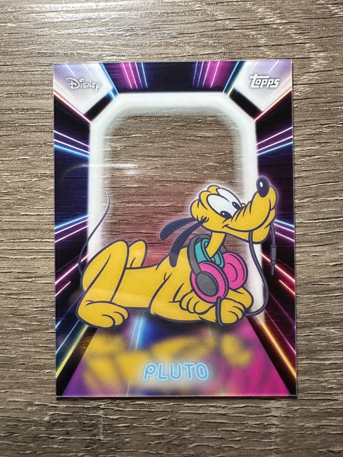 2026 Topps Disney Neon Pluto Illuminated Neon Lights NPL-20