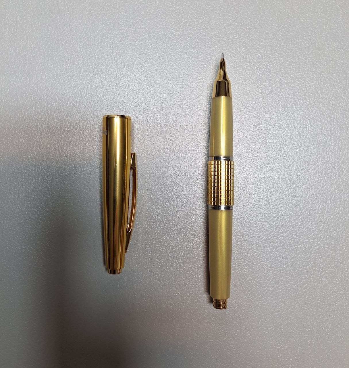 Discontinued Pentel Kerry Don Quijote Gold Limited Edition Mechanical Pencil 0.5