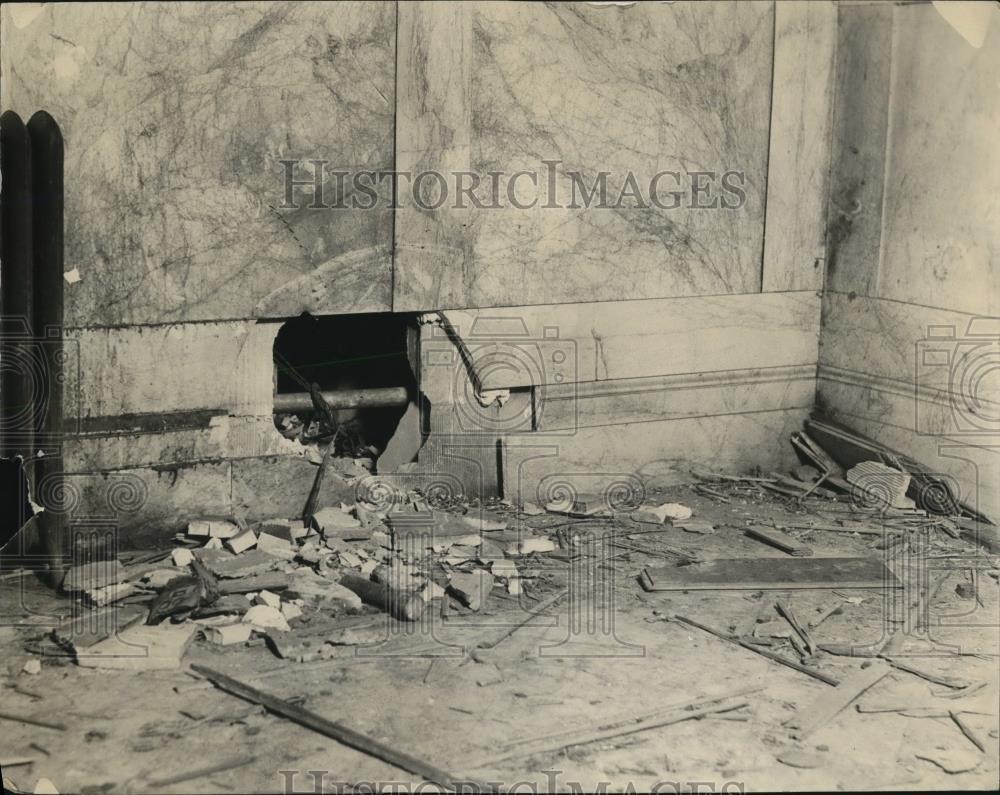 1925 Press Photo Explosion