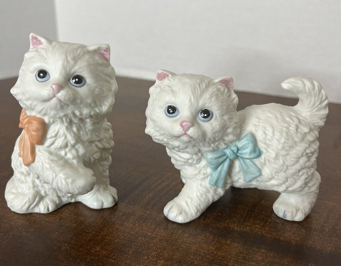 Homco Pair of White Kittens-Porcelain- 3 to 3-1/4 inch tall-#1428