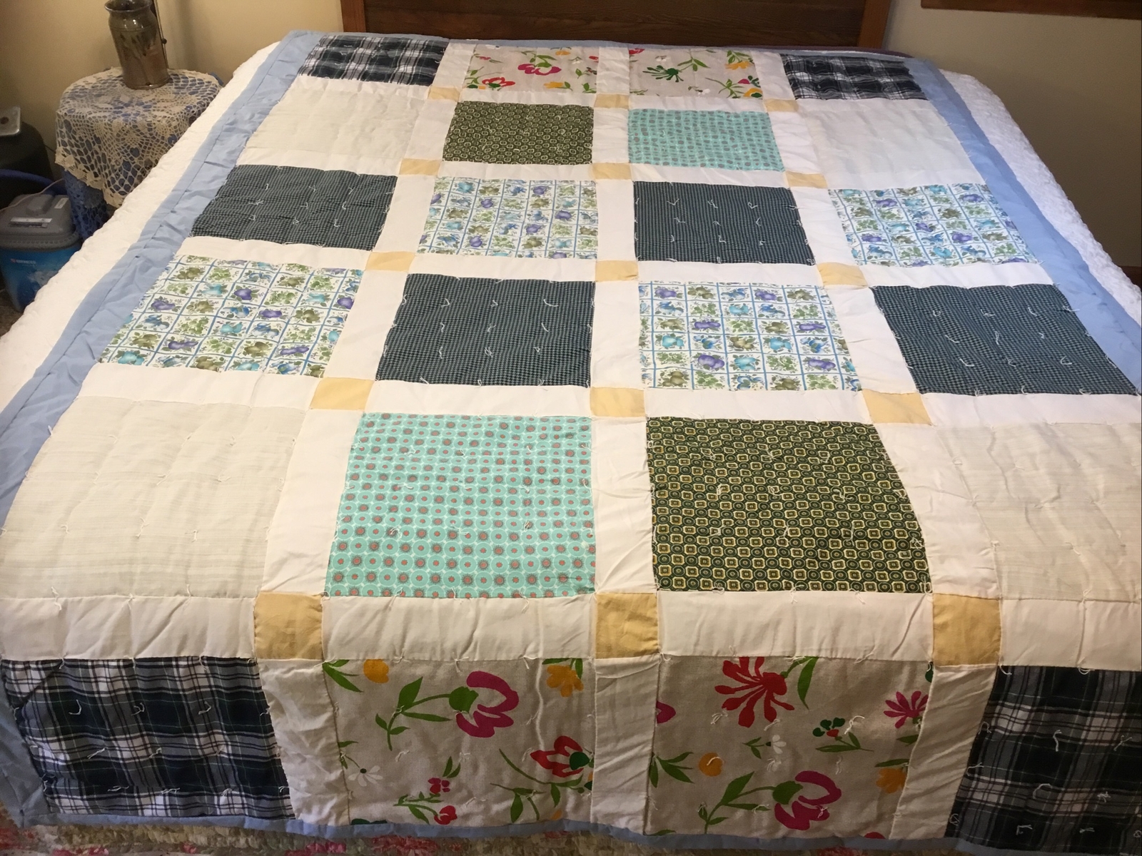 Handmade Patchwork Feed-sack Quilt 92×66 White blue multi colors sewed & tacked