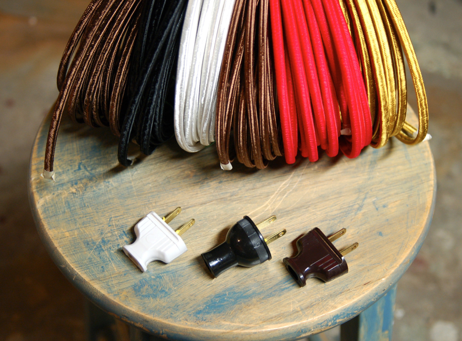 8′ Flat 2-Wire Cloth Covered Cord & Plug, Vintage Light Lamp Rewire Kit, Rayon