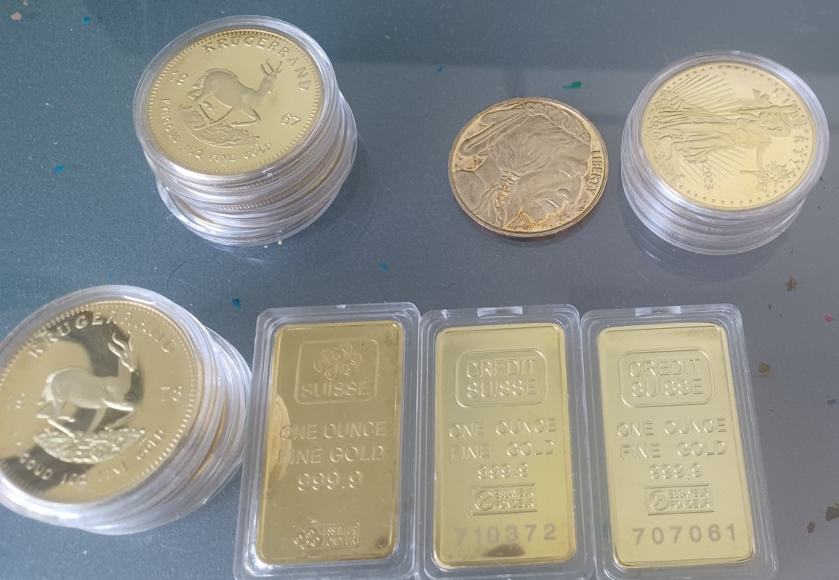 16 Replica 1 oz Fake Gold Coins and Bars – No Real Gold but Fun to Have!