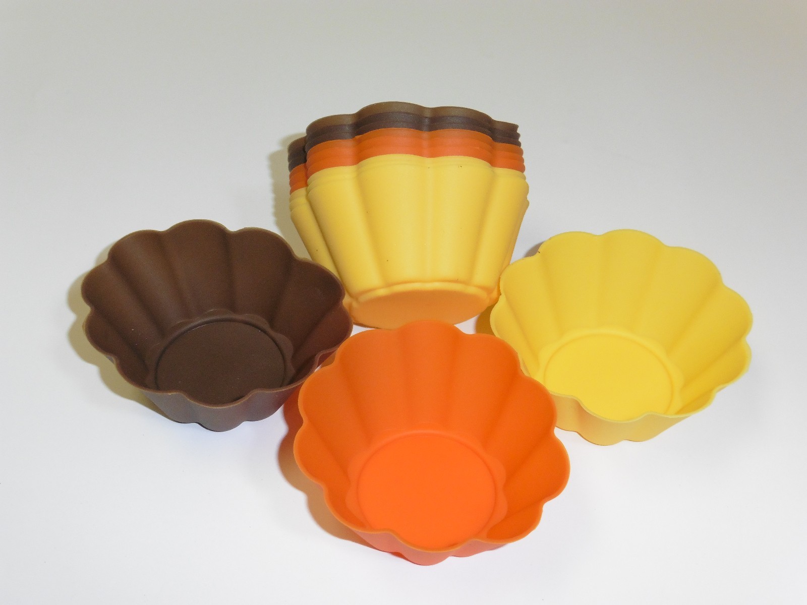 12 pc Harvest Colored Flowered shaped Silicone Baking cupcake Molds/Holder NEW