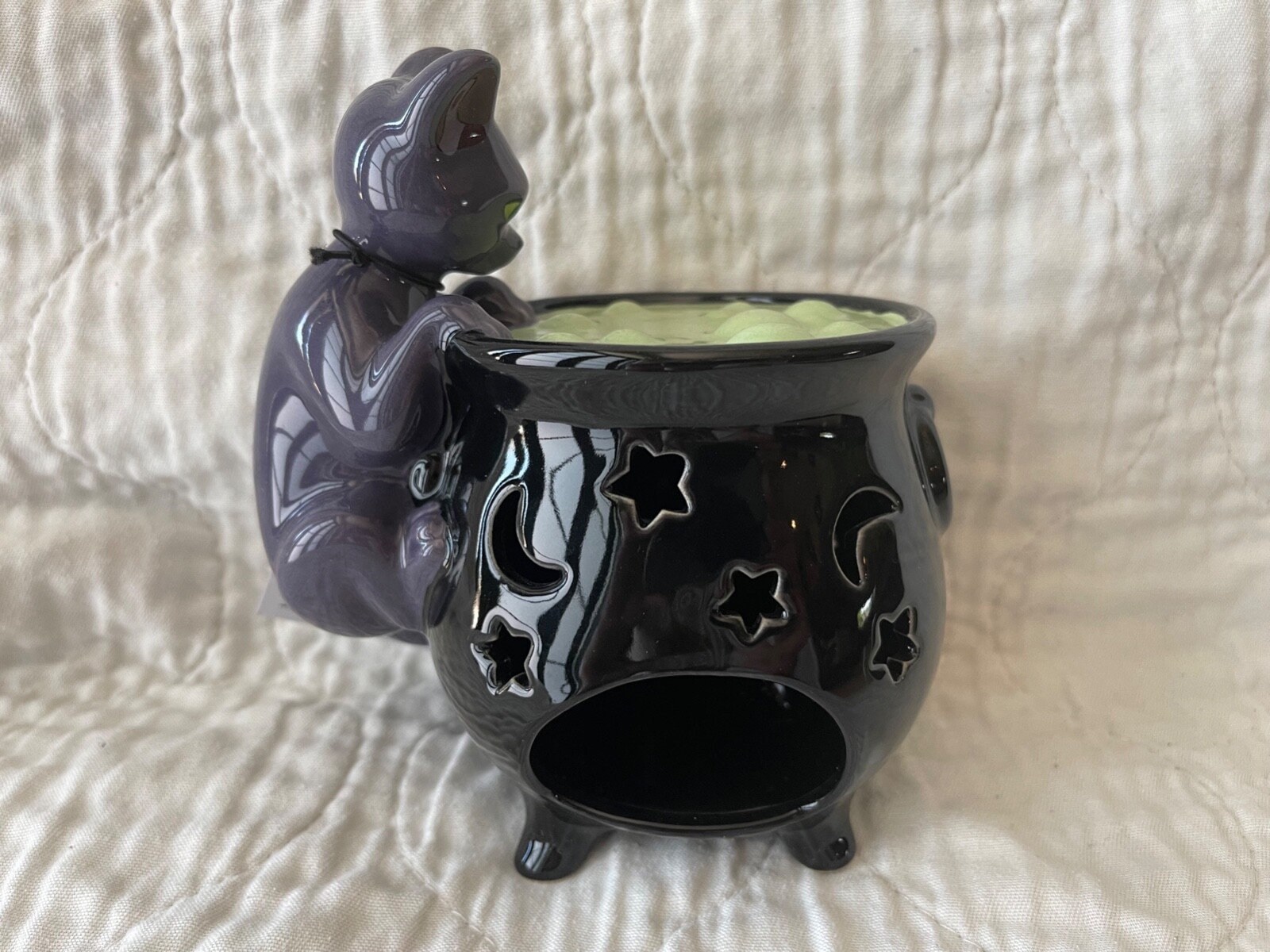 Disney Parks 2022 HALLOWEEN HOCUS POCUS Binx CAT CAULDRON Tealight Candle Holder