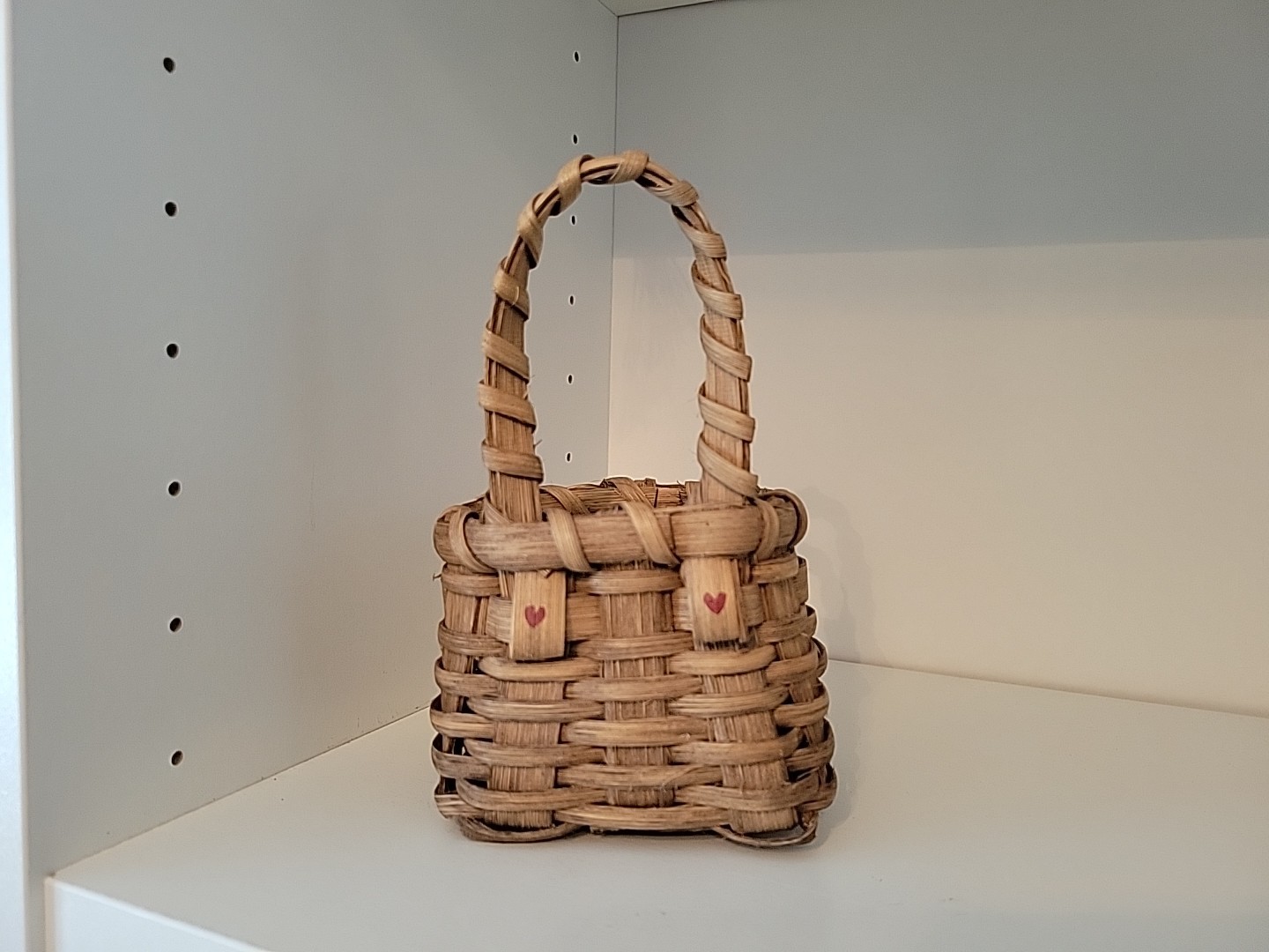 Vtg Basket Handwoven Split Oak Signed MG 93 Hearts Gift Rustic country handle