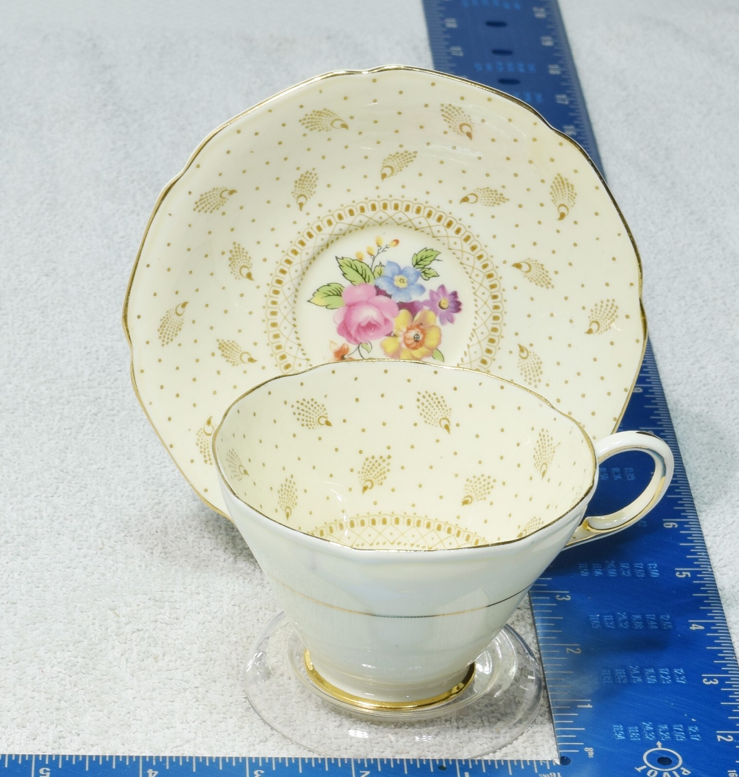 Paragon tea cup and saucer Peacock pattern floral rose teacup chintz