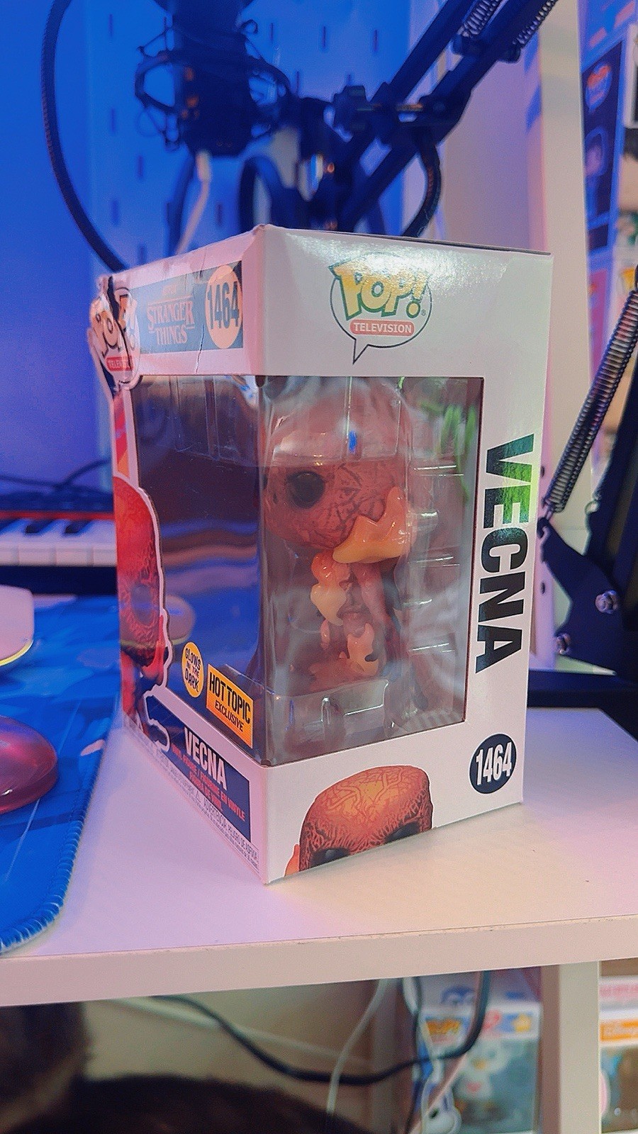 Stranger Things Vecna Hot Topic Exclusive Glow In The Dark Damaged Funko Pop!