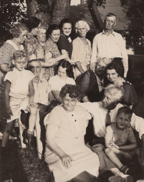 1940s Large Family Portrait Women Men Children Outdoor Gathering Smiles