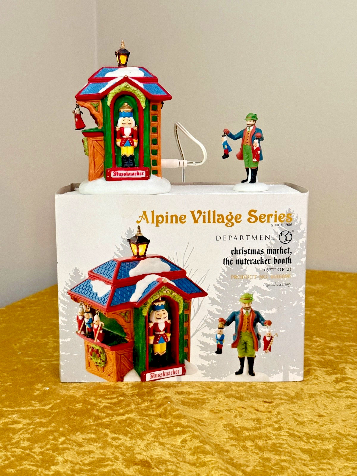 Department 56 Alpine Village – CHRISTMAS MAREET – THE NUTCRACKER BOOTH (WORKS)