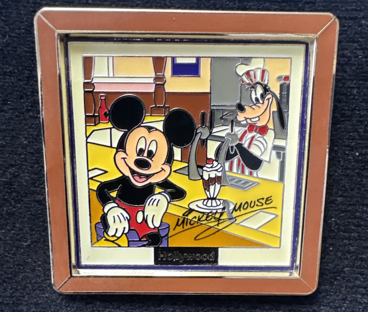Disney Soda Fountain DSF Mickey Goofy Hollywood Diner Picture Framed Pin LE 300