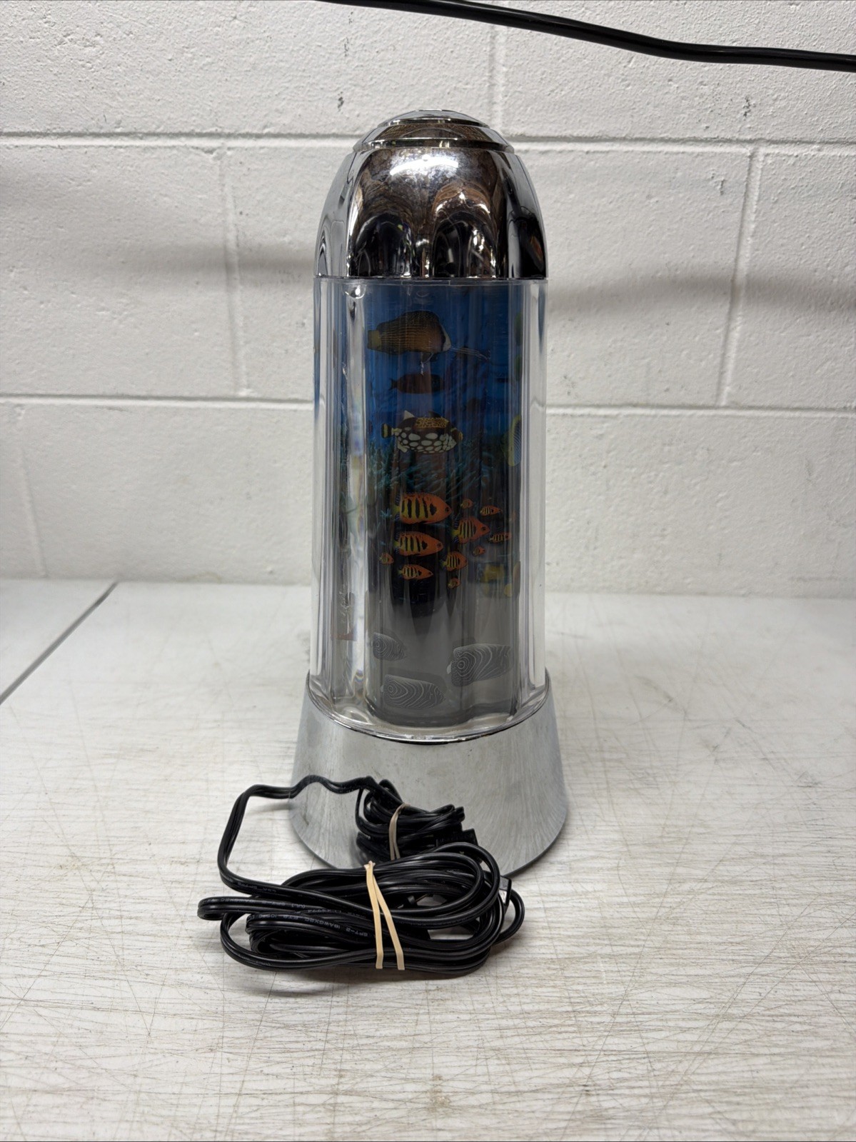 Vintage Rotating Aquarium Motion Fish Lamp Tropical Night Light 14″ Tall – Works