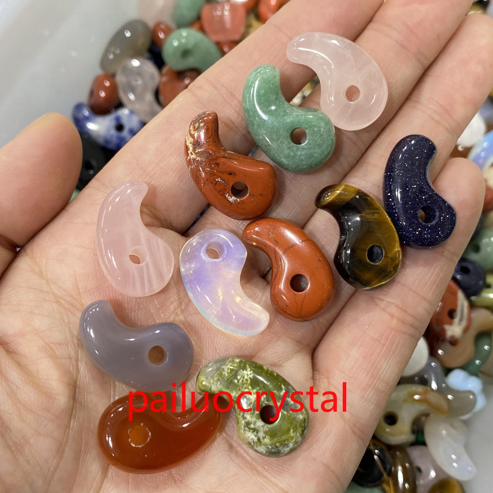 21mm Natural Mixed Magatama Quartz Crystal Skull Carved Pendant Healing Gem 5pc