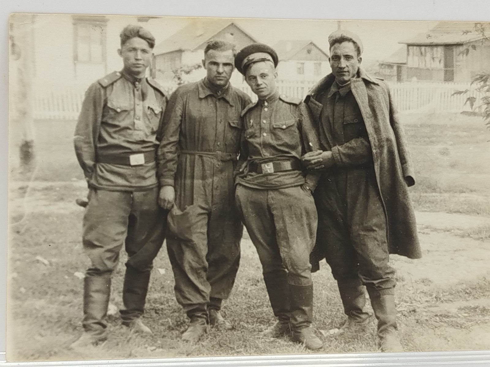 Vintage Photo – Affectionate, Handsome Young Guys – Gay Interest #97