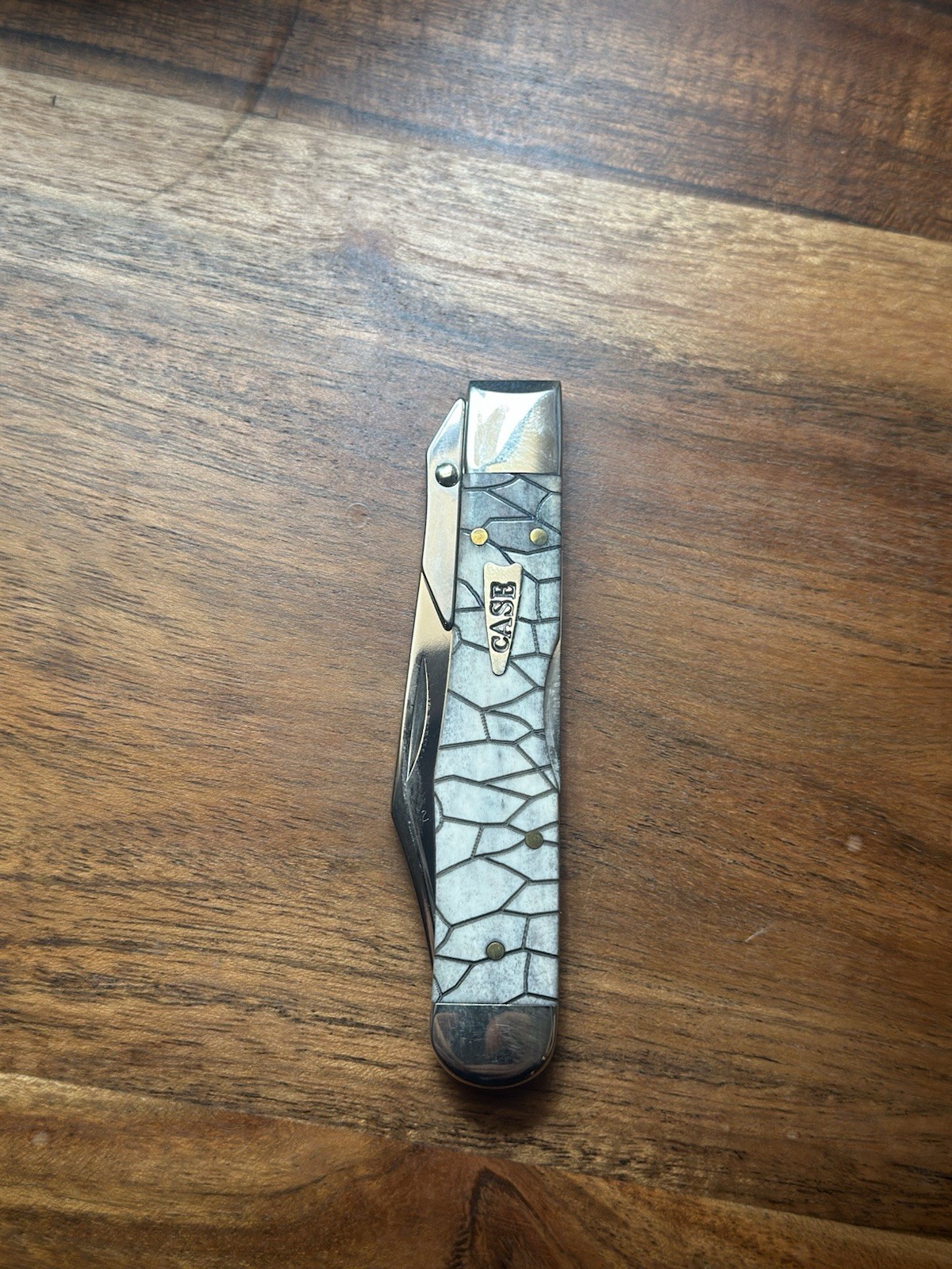 Case Cheetah Cub Cracked Flint