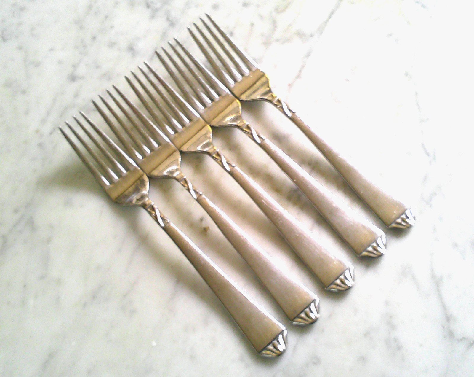 5 Lenox 18/8 British Colonial Glossy Stainless 7 1/4 inch Salad Dessert Forks