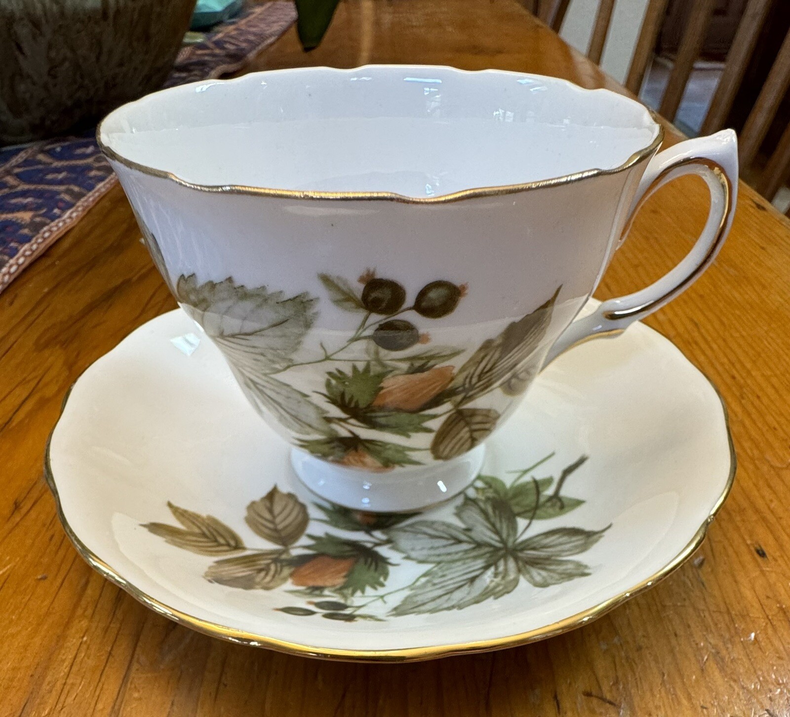 Royal Vale Fine Bone China Tea Cup & Saucer England Nuts Berries Gold Trim