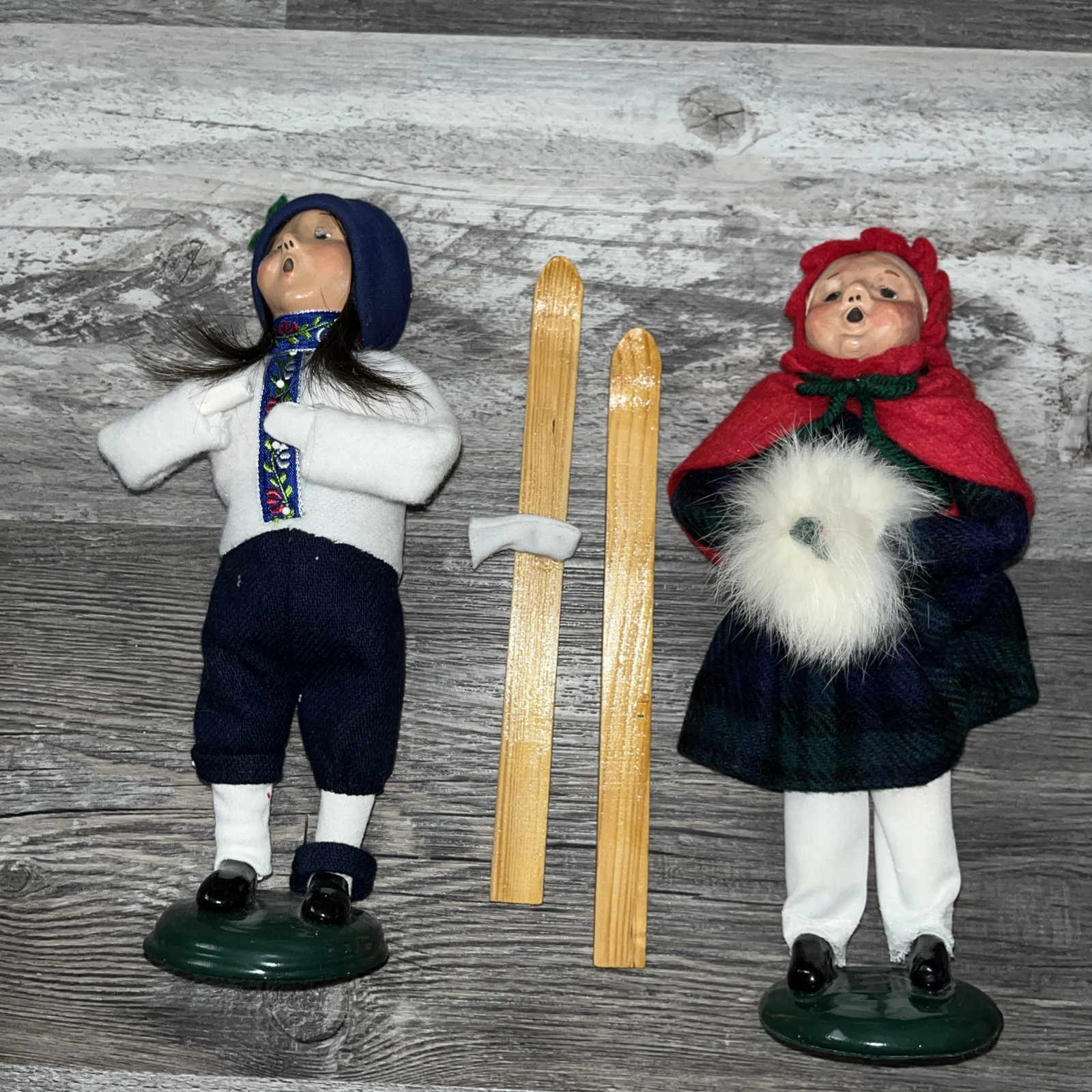 Byers’ Choice The Carolers Figurines Lot Of 2 Skier, Caroler See Photos REPAIR