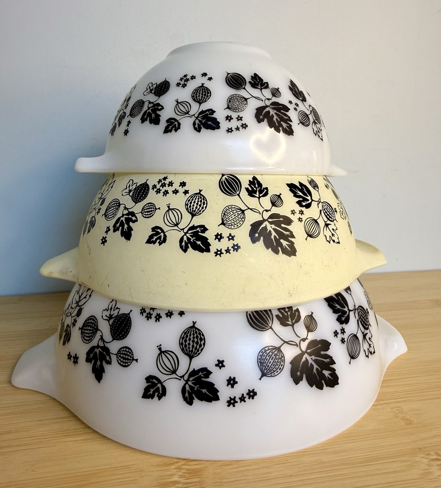 Vintage Pyrex Yellow Black White Cinderella Gooseberry Mixing Bowl Set of 3