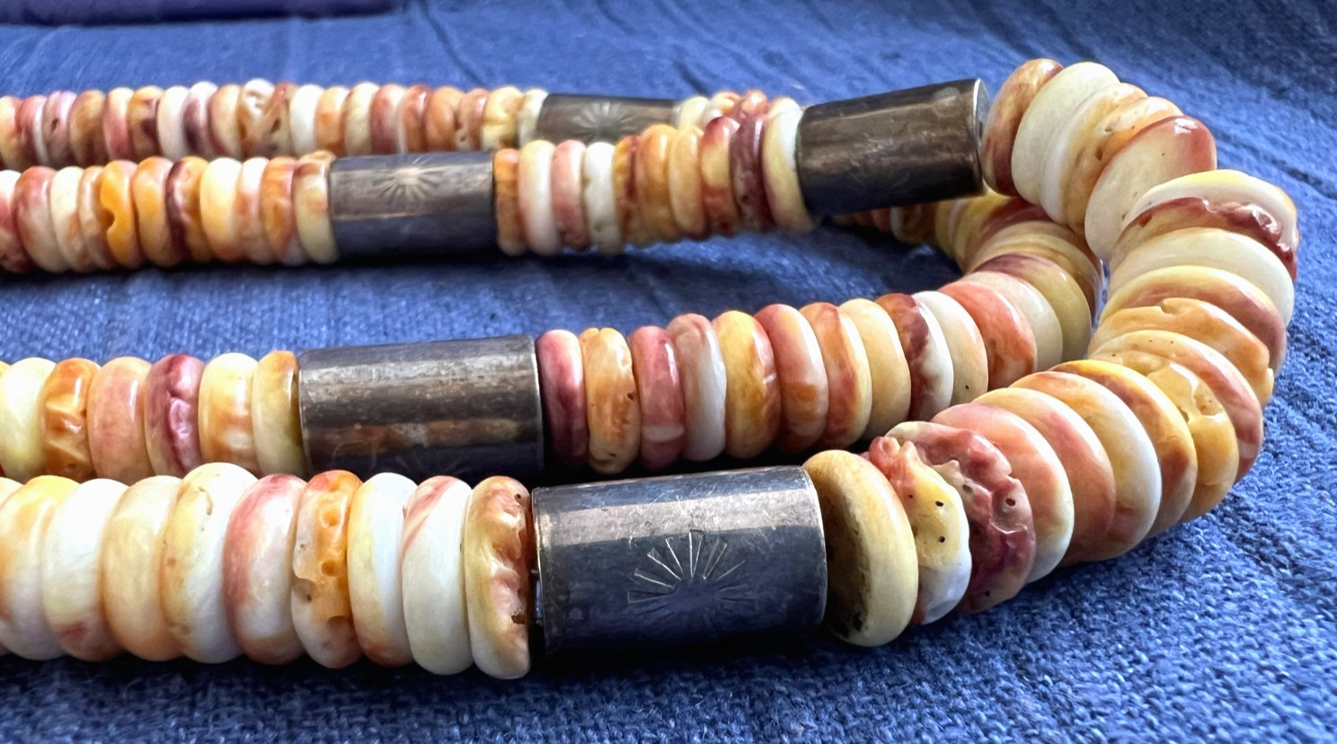 Native American Spiny Oyster Shell Necklace Silver Handmade Cylinder Beads Grad.