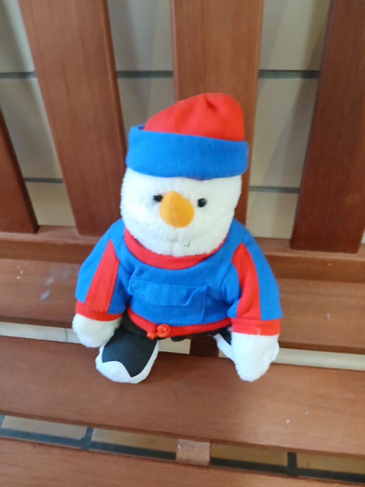 VINTAGE SINGING SNOWMAN 8 INCHES TALL