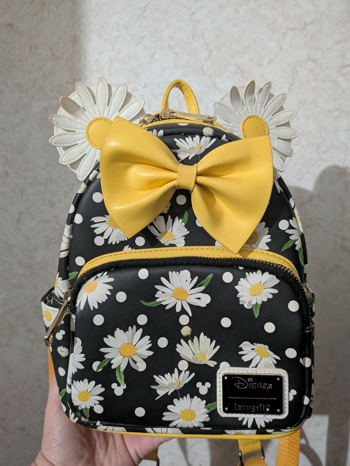 Disney Loungefly Minnie Mouse Daisies Mini Backpack Black White Yellow