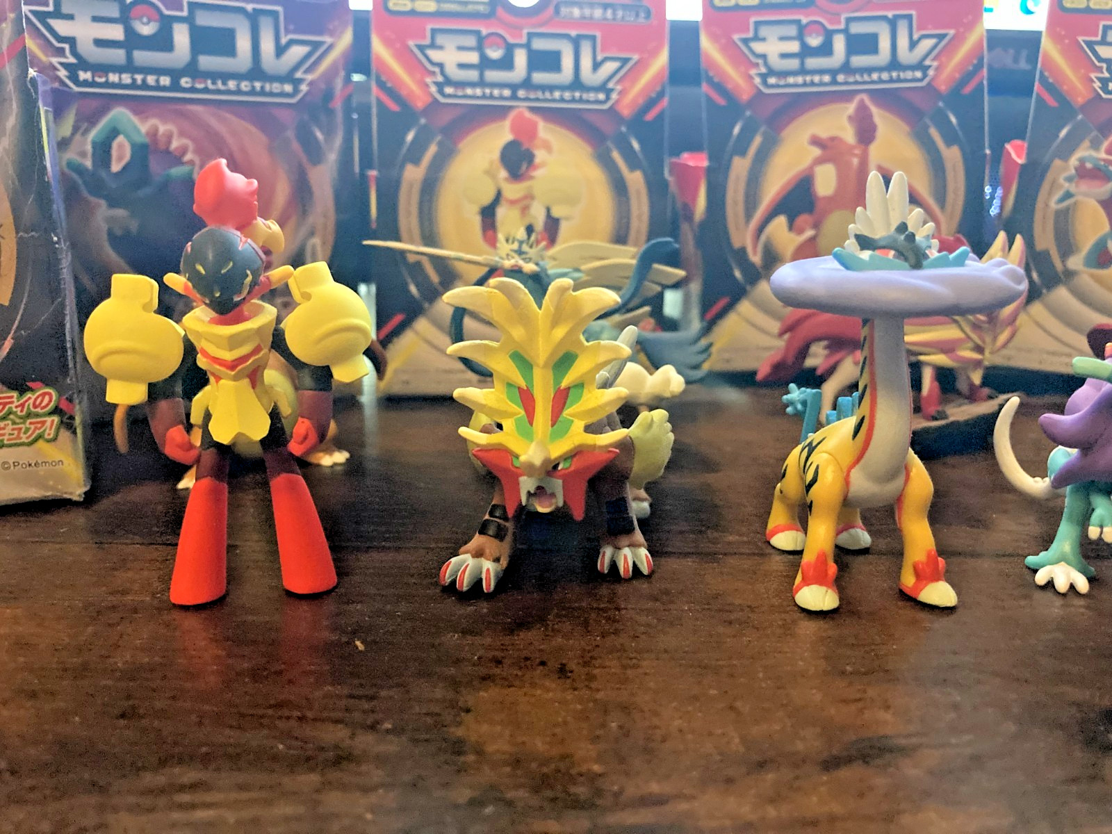Moncolle Pokemon figures Charizard Salamence Raging Bolt/2 Crown Zen Figures