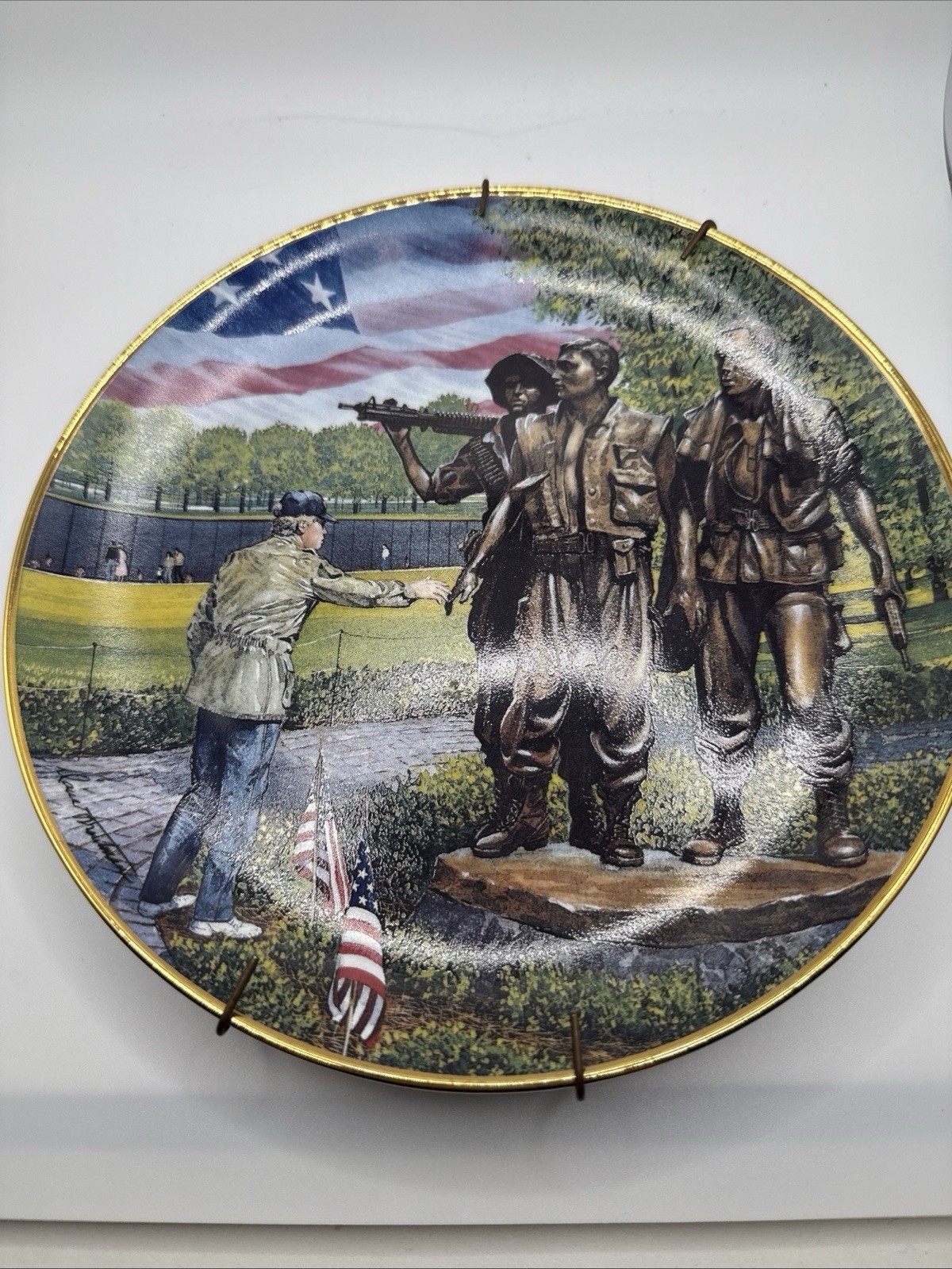 “Touching The Memory” Franklin Mint Friends of Vietnam Veterans Memorial Plate