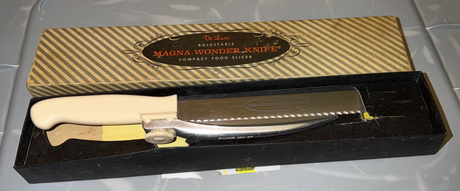 Vtg 1960s Deluxe Adjustable Magna-Wonder Knife Compact Food Slicer Complete Box