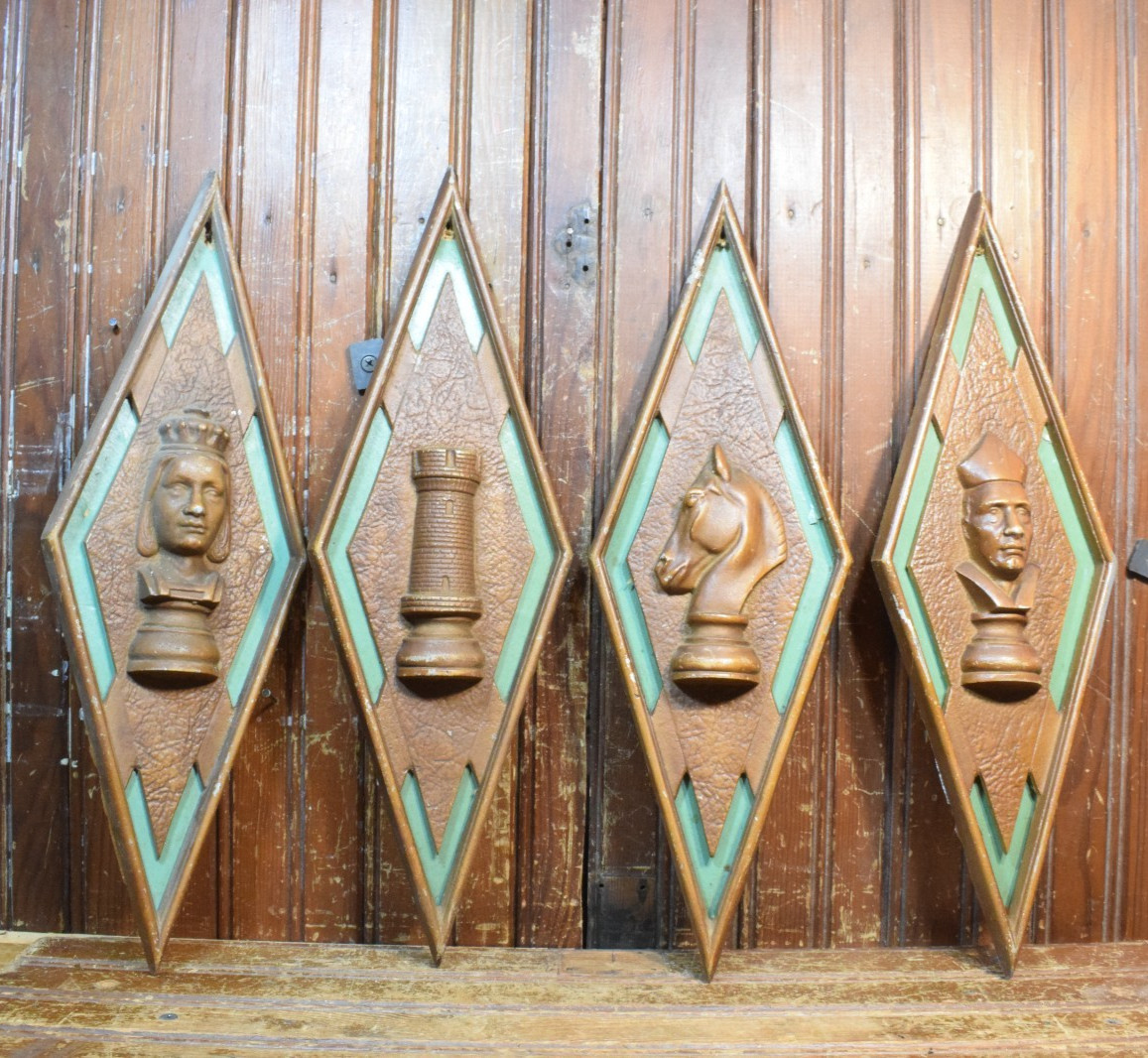 SEXTON CAST METAL DIAMOND CHESS METAL PLAQUE 4PC SET QUEEN KING CIRCA 1960s MCM