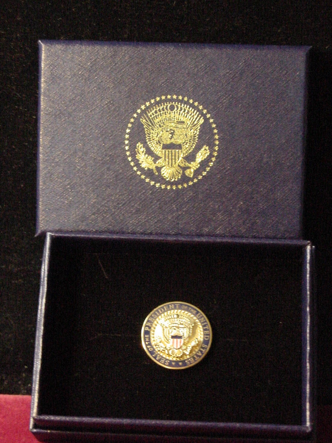 President Barack Obama Official issued white house staff Lapel Pin