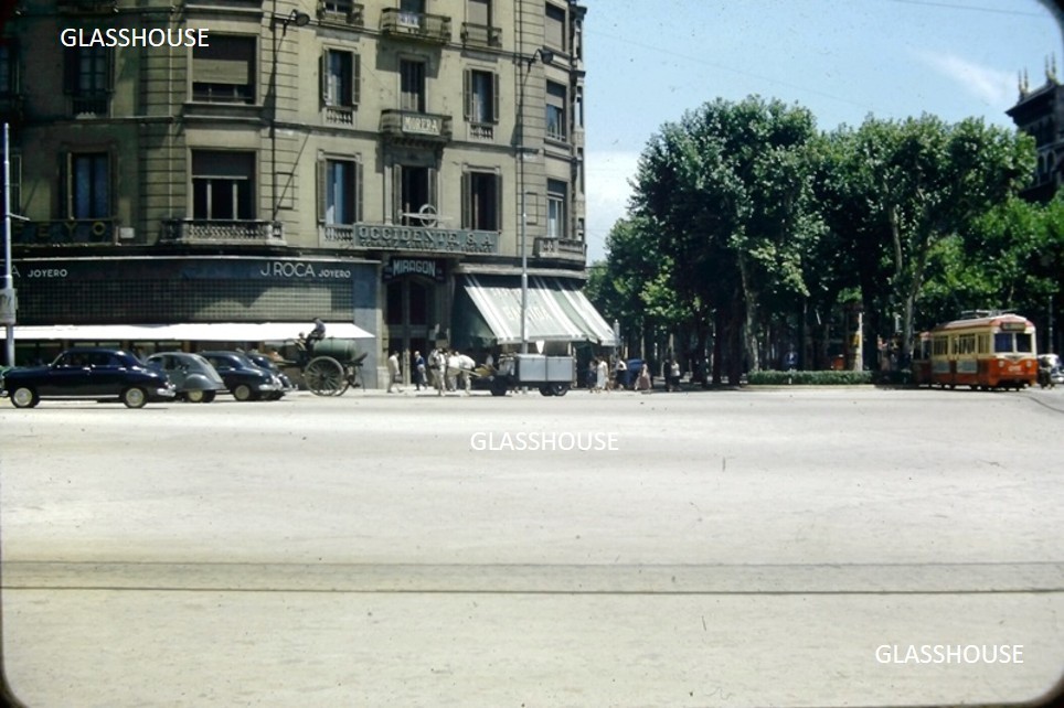 STREET SCENE IN FRONT OF J. ROCA JEWELERS BARCELONA, SPAIN, 1950’s PHOTO SLIDE