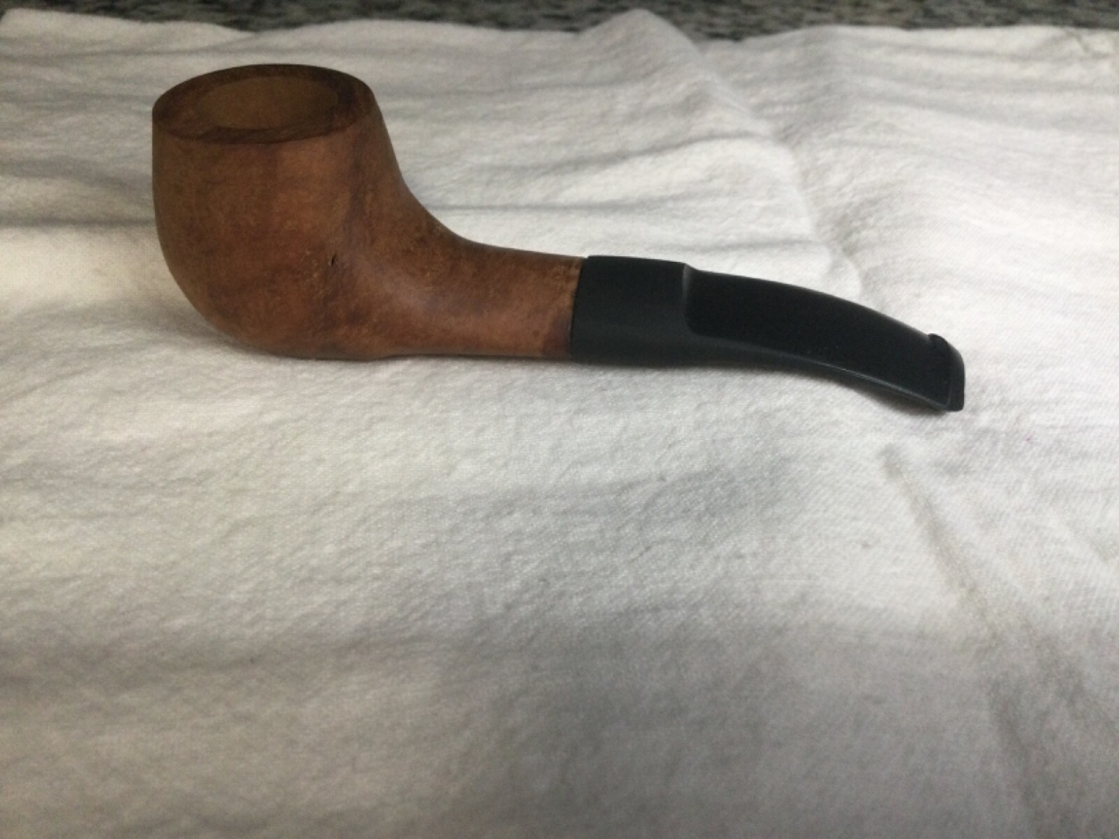 Medium stubby unfinished briar pipe