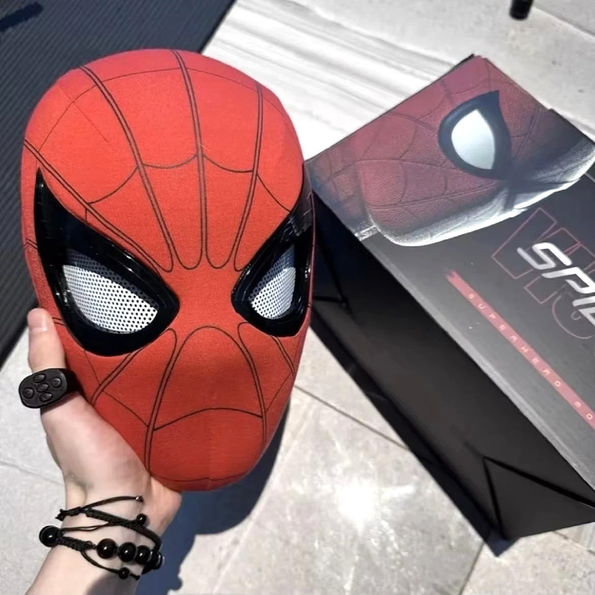 NEW Marvel Spider-Man Mask Moveable Eyes Halloween Costume Cosplay Prop Mask