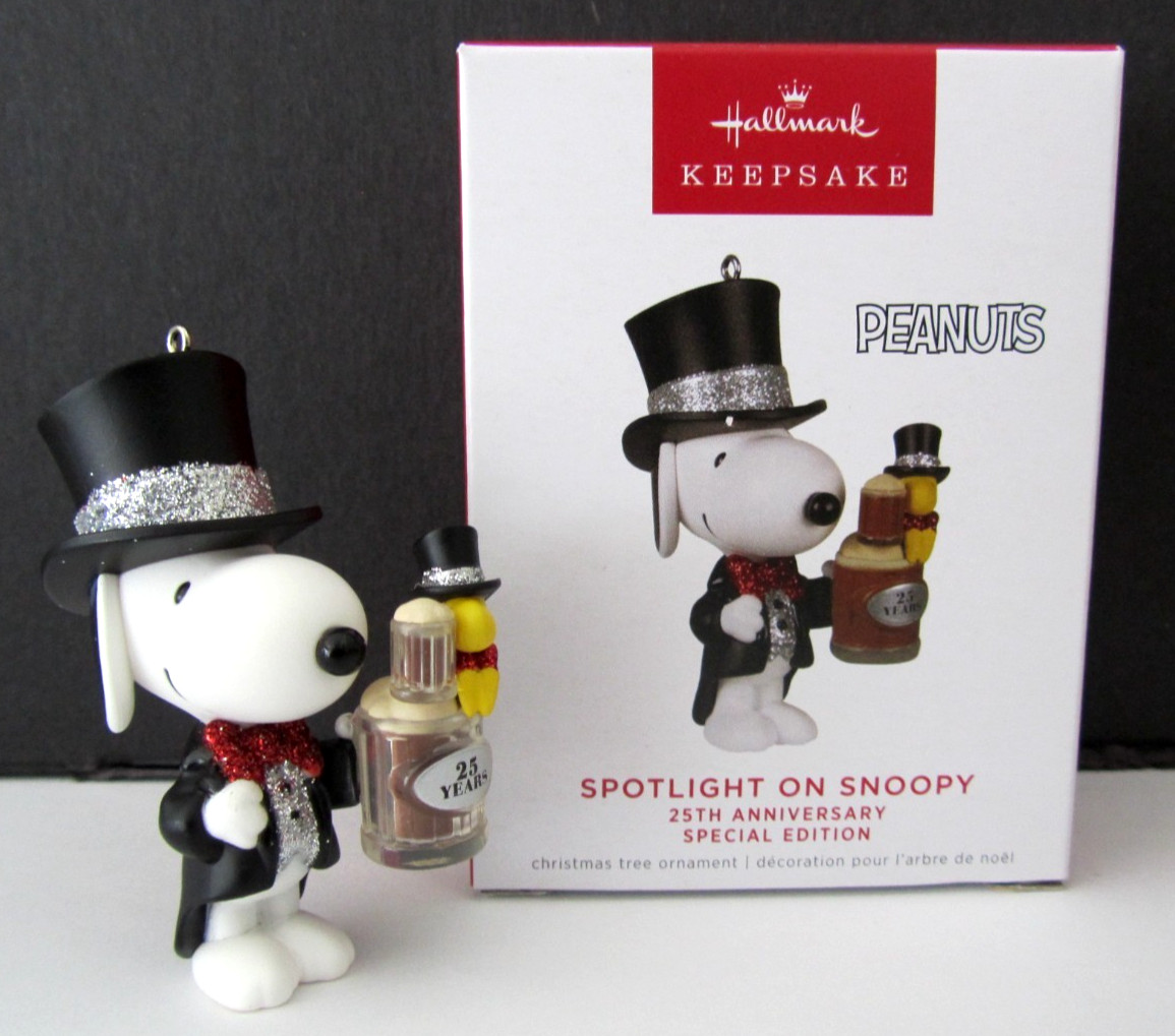 2022 Hallmark Special Edition Spotlight On Snoopy Ornament 25th Anniversary