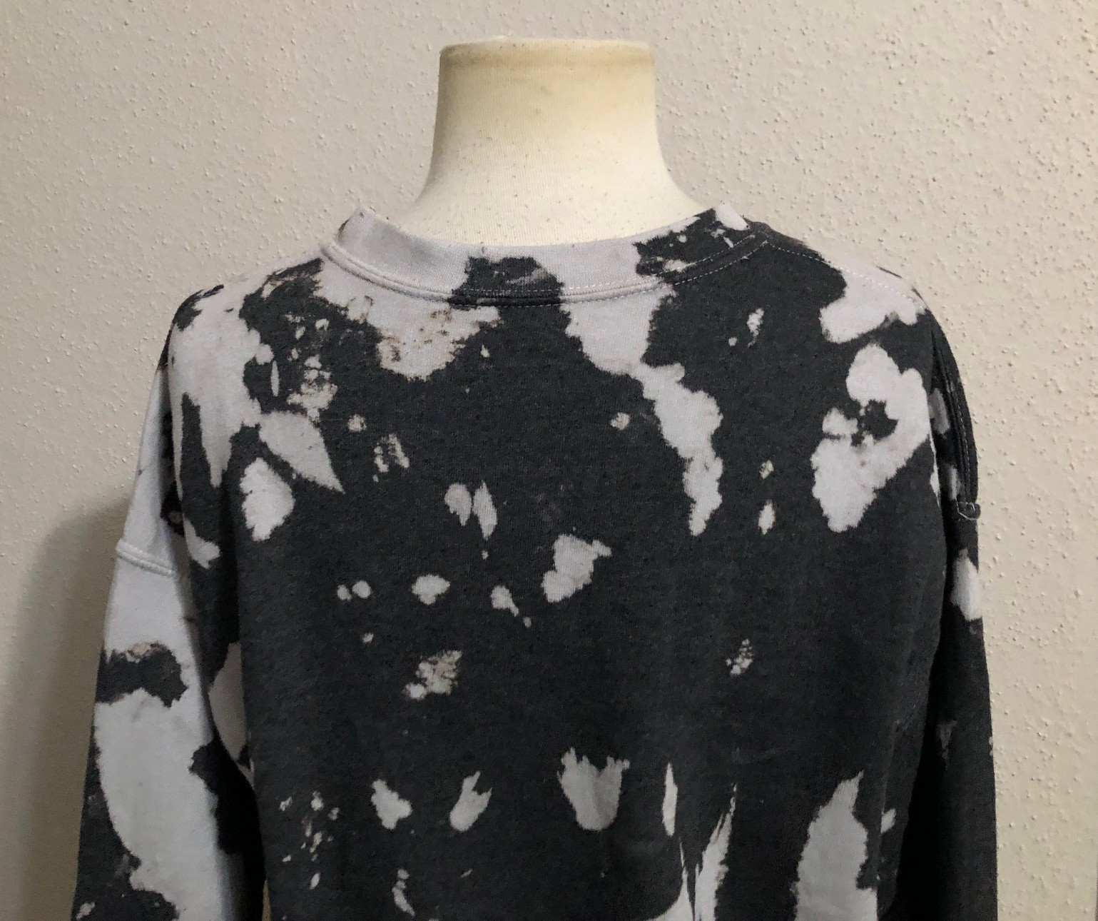 Beetlejuice Heavy “M” Cotton/ Polyester Blend Graphic Long Sleeve Sweatshirt