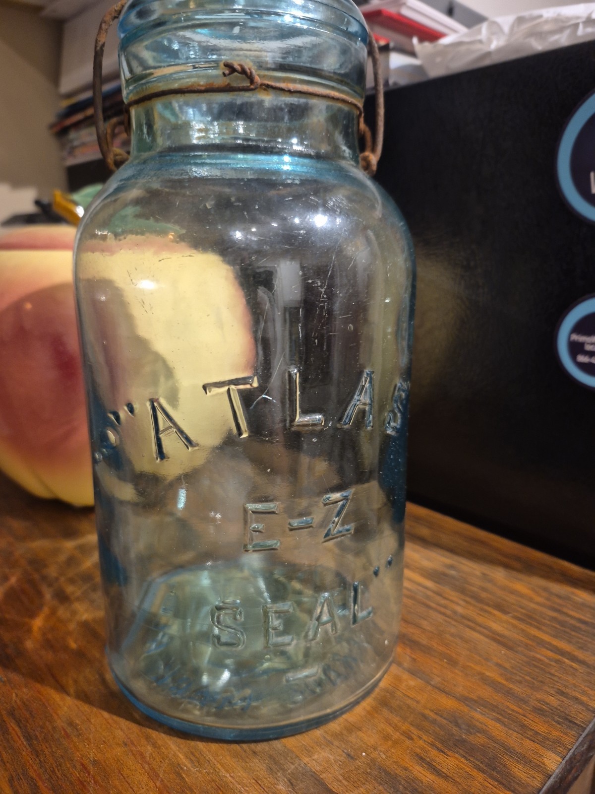 E-Z Seal Atlas Blue Half Gallon Mason Jar Bail Closure 9.5 in. With Bubbles
