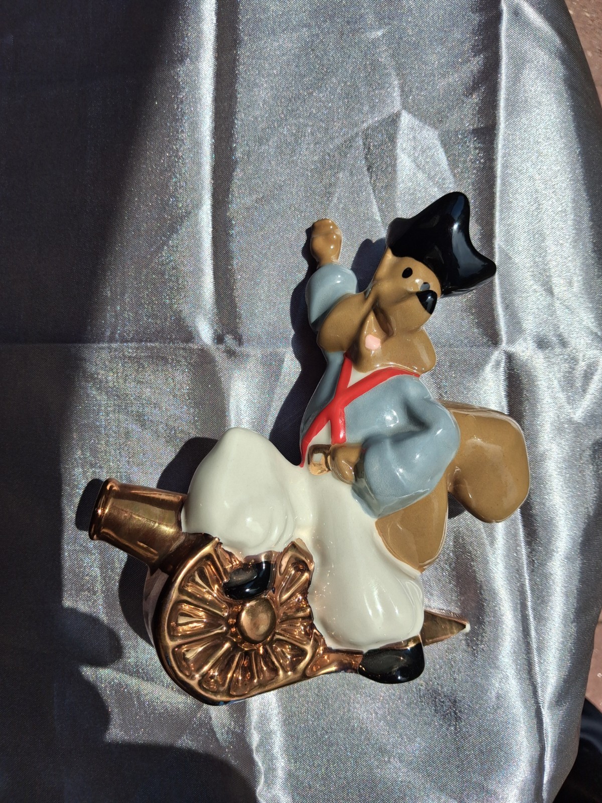 Wade I.A.J.B.B.S.C. Dog Porcelain Figurine 2002 Philadelphia 1 of 300 Glossy
