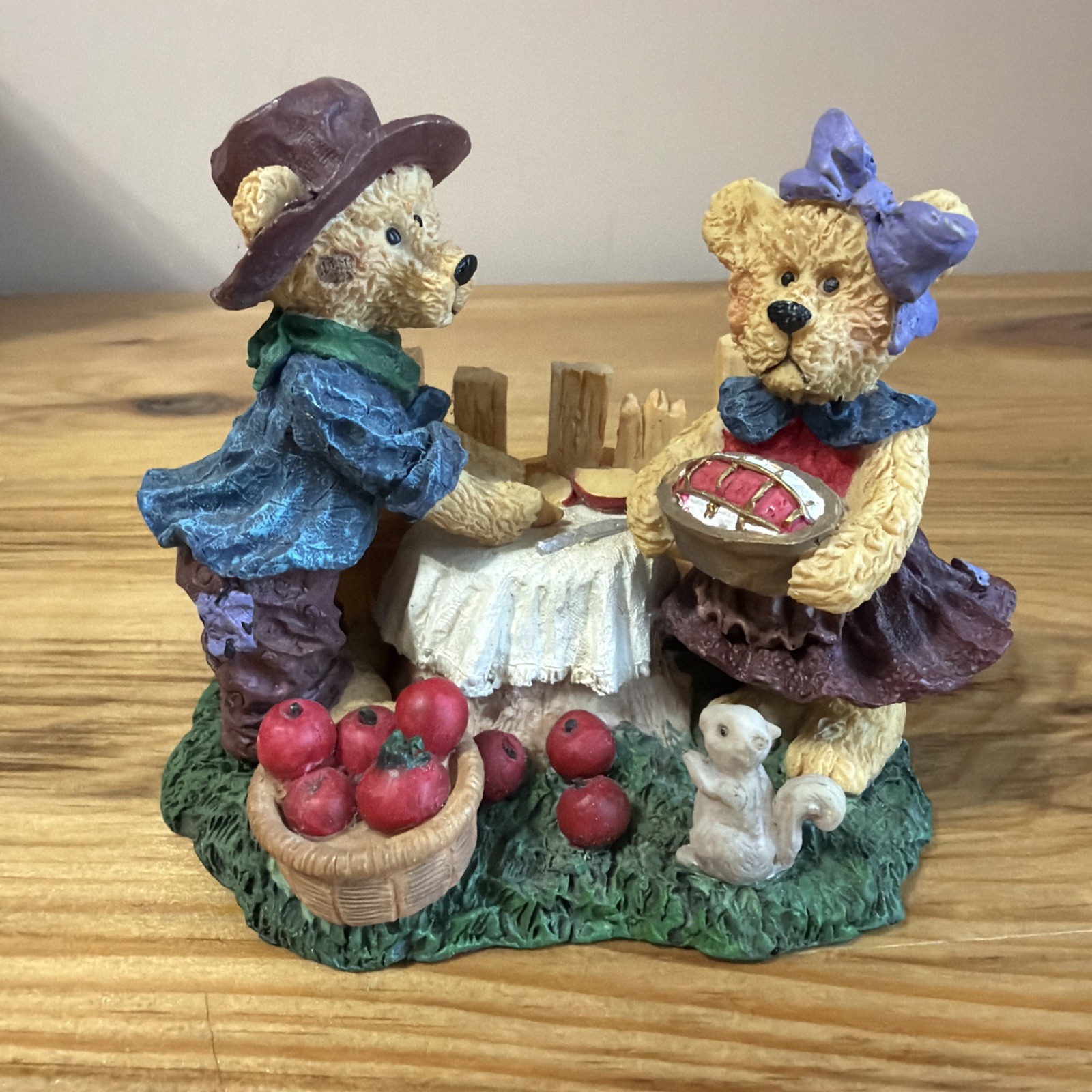 Apple Pie Teddy Bear Picnic 1990’s Figurine . Decor
