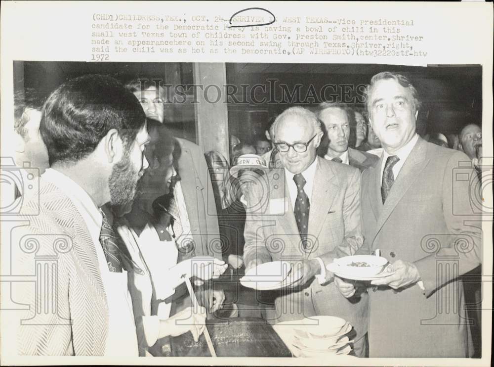 1972 Press Photo VP Candidate Sargent Shriver, Governor Smith Have Chili, Texas